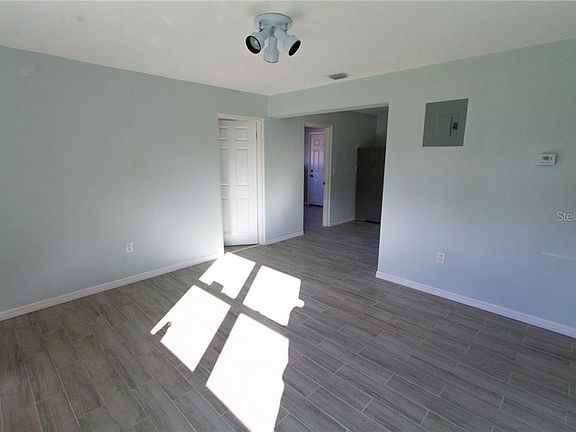 3rd image of 1033 Royal Palm Ave