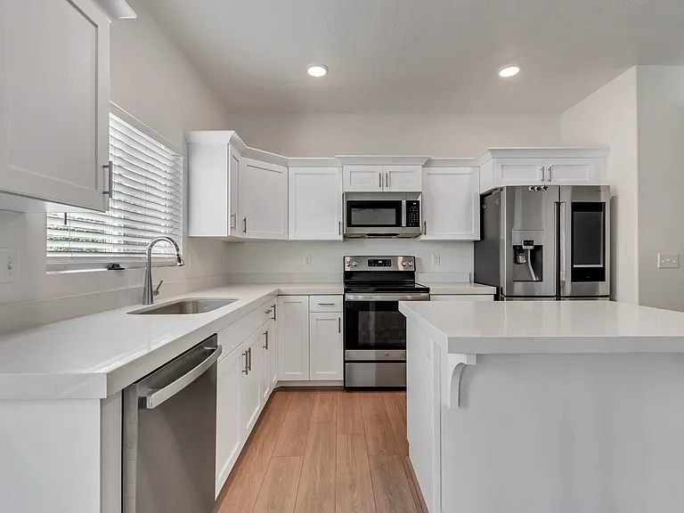 1593 N 1870 E — Photo 9