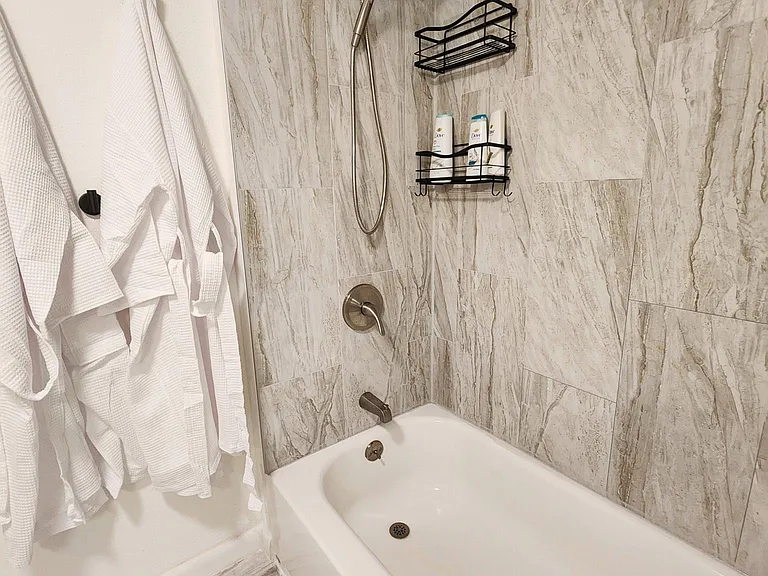 Second full bathroom in 5 bedroom furnished home _ convenient for group and team housing