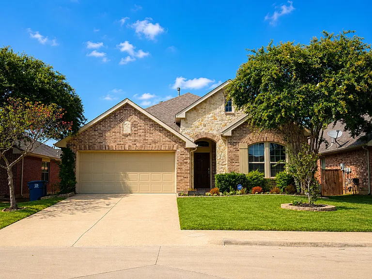 7015 Chackbay Ln — Photo 1