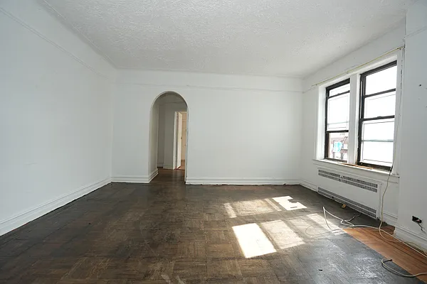 Rented by Norman Raindel, LREB | media 2