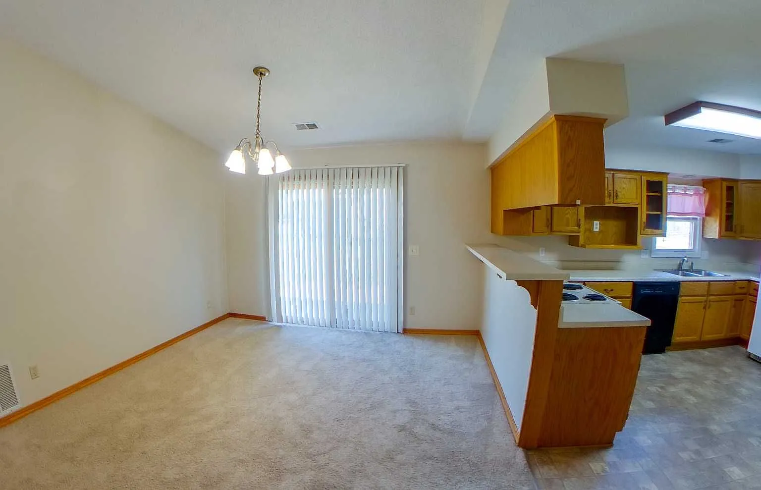 3D Tour Available! West Side + Fenced-in Yard + 2-Car Garage + Washer & Dryer! Available December... — Photo 4