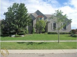 1948 Watson Cir, Rochester, MI 48306