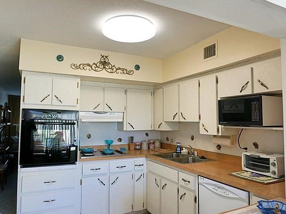 2nd image of 2447 Ecuadorian Way APT 61