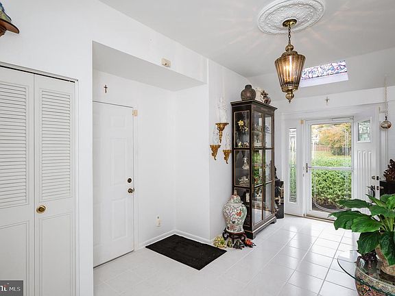 2nd image of 510 Normandy Ln