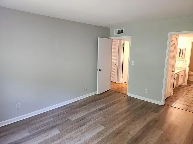 67 Montre Sq NW #1 — Photo 3