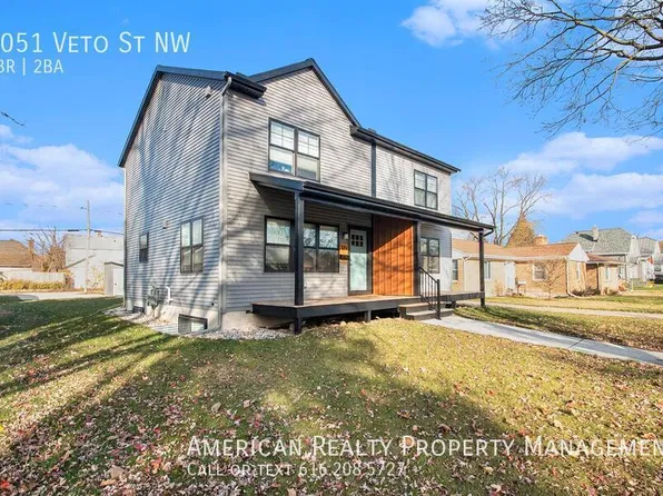 1051 Veto St NW, Grand Rapids, MI 49504