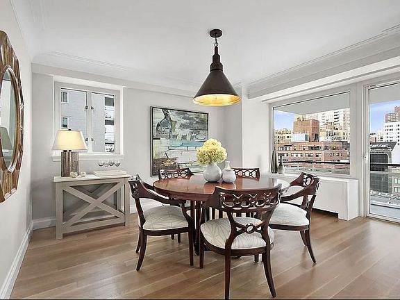 4th image of 200 E 66th St APT D1405