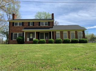 1707 Windsor Dr, High Point, NC 27262