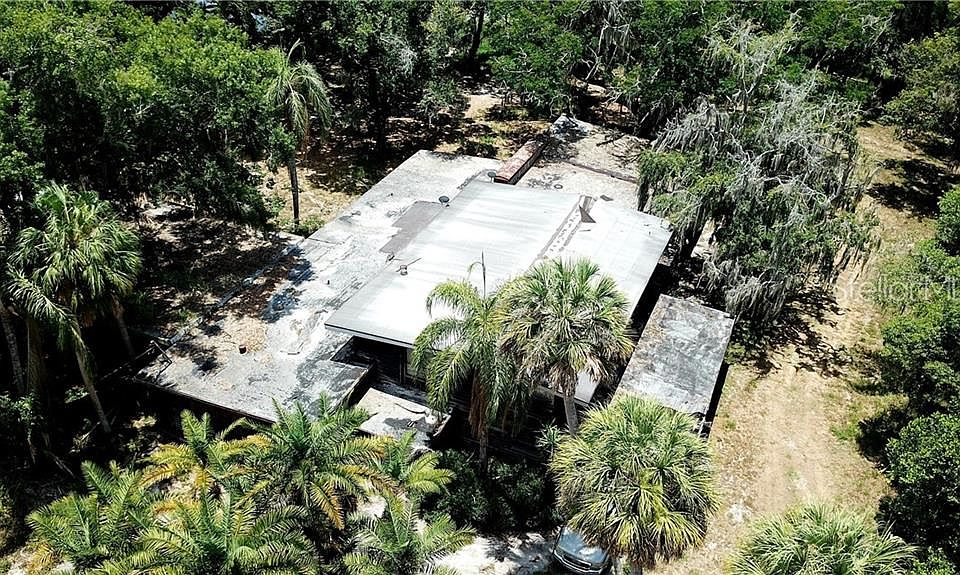 2nd image of 301 Debuel Rd