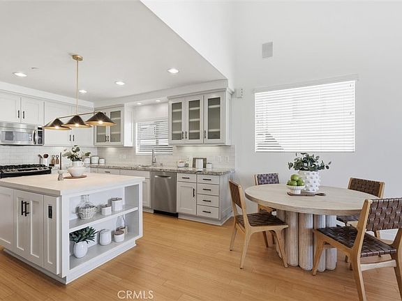 2nd image of 1836 Rockefeller Ln