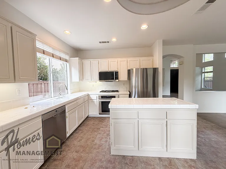 6890 Camino De Amigos — Photo 10