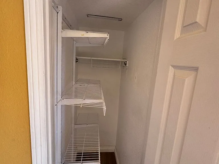 2720 Salt Lake St — Photo 15