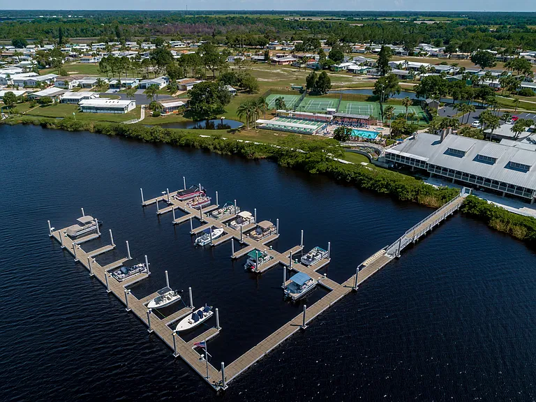 Riverside Club Golf & Marina Community — Photo 16