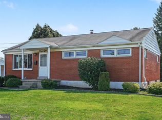48 Kensington Dr, Camp Hill, PA 17011