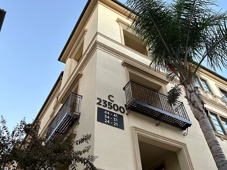 23500 Park Sorrento #C33 — Photo 38