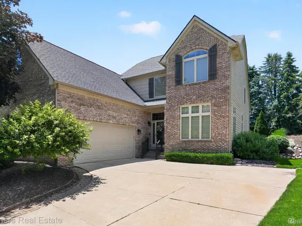 4632 Villa France Dr N, Brighton, MI 48116