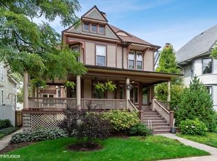 237 S Grove Ave, Oak Park, IL 60302