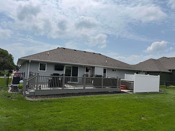 3rd image of 407 Embassy Ct