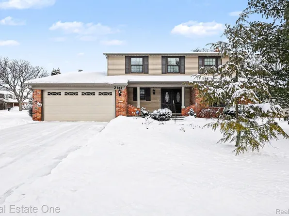 2141 Michele Dr, Troy, MI 48085