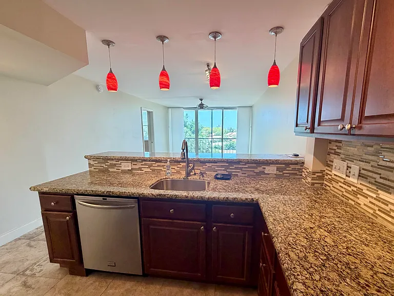 4501 NE 21st Ave #402 — Photo 9