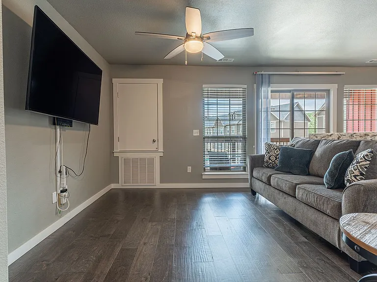 2805 W Lakewood Dr — Photo 8