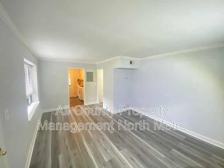 702 Argonne Ave NE #1 — Photo 9