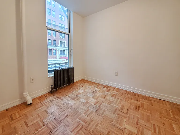 116 E 31st St #2G — Photo 4