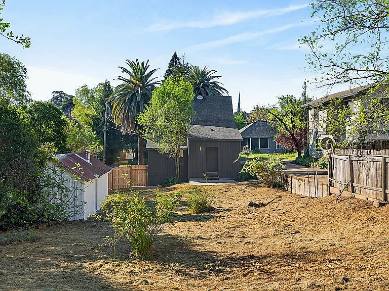 2036 Placer St — Photo 36
