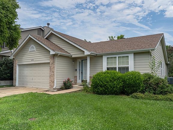 2nd image of 16944 Hickory Crest Dr