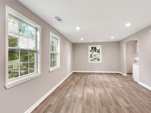 2nd image of 2157 Penelope St NW