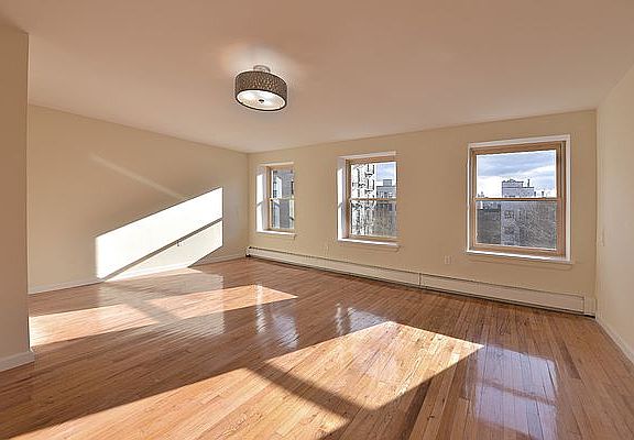 2nd image of 5 W 129th St APT 3