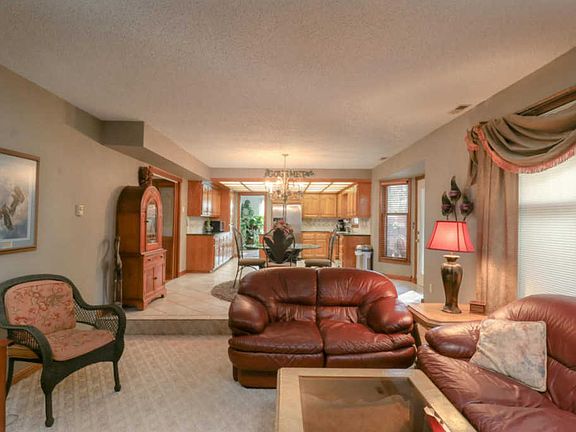 3rd image of 5851 S Lake Shore Dr