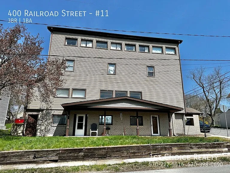 400 Railroad St #11 — Photo 1