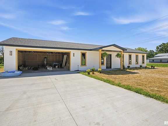 3rd image of 1801 N Holmes Dr