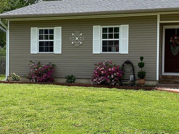 3rd image of 2302 SE Beth Ln