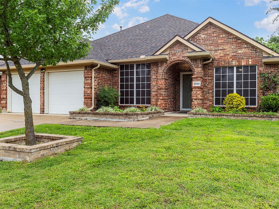 1st image of 2848 Goldfinch Dr