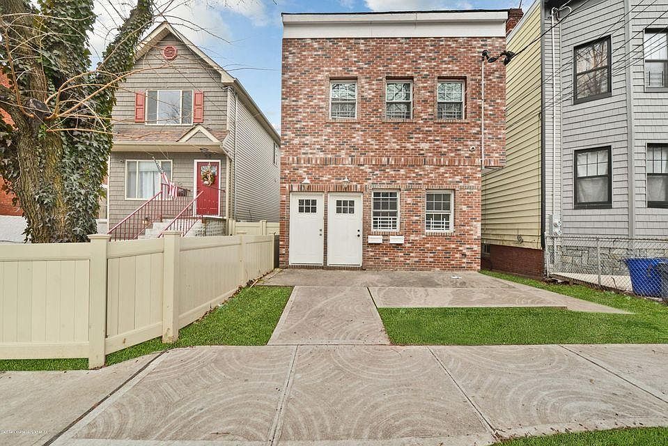 1st image of 53 Cassidy Pl Floor 2