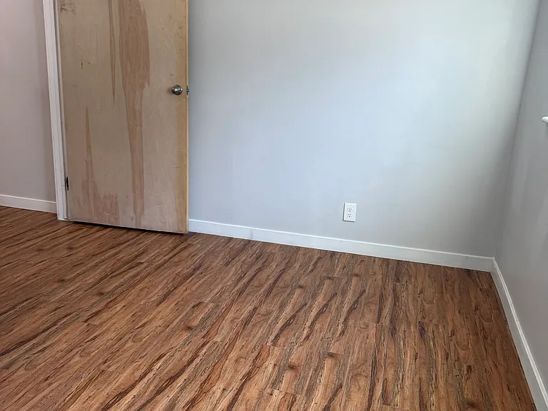 1012 E Sego Lily Dr — Photo 10