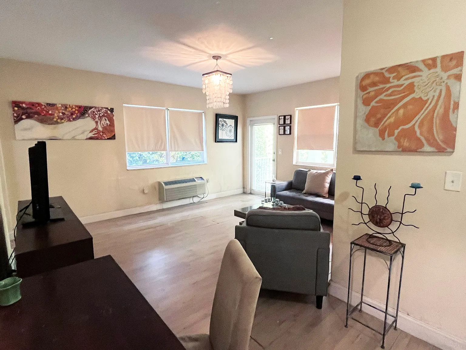 1 bed, 800 sqft, $2,300 — Photo 3