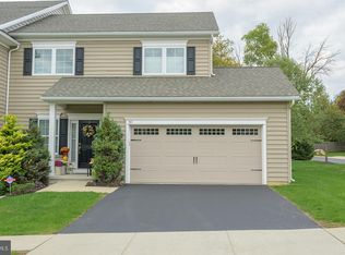 30 New Village Greene Dr, Honey Brook, PA 19344
