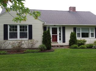 60 Saulnier Dr, Williamstown, MA 01267