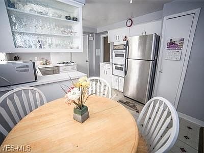 3rd image of 3842 Washington Blvd