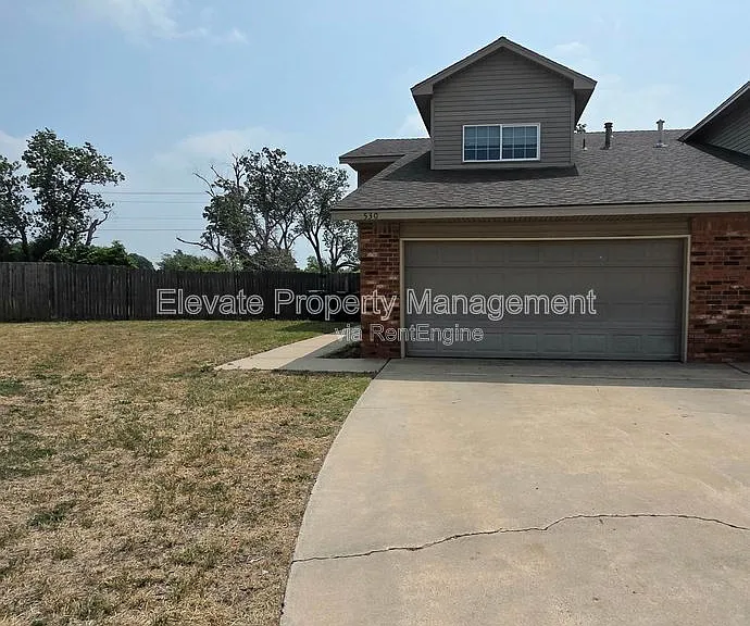 530 Westwood Ct — Photo 1