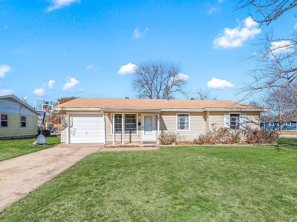1st image of 502 Bell Dr