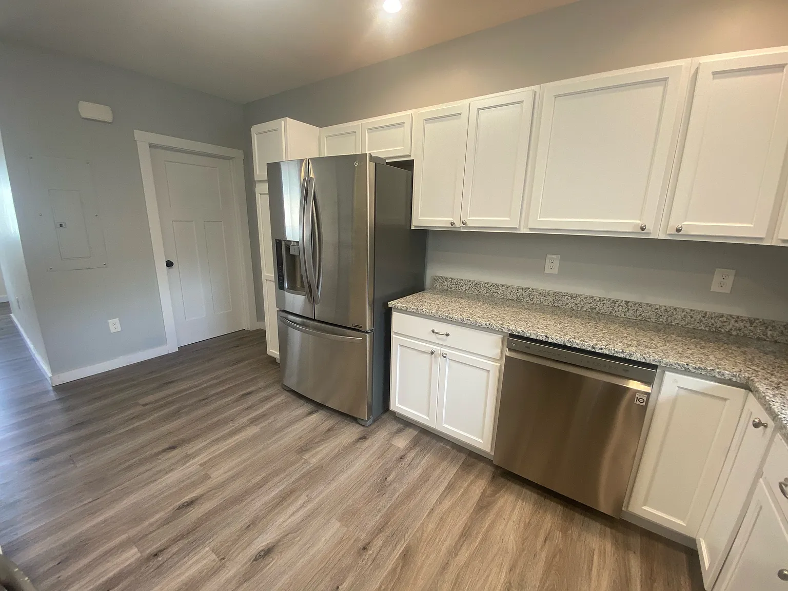 South Main 451 B — Photo 3