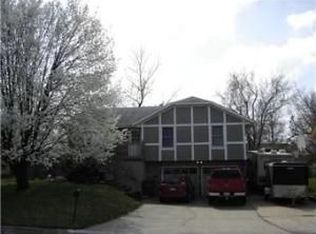 1733 W Normandy Dr, Olathe, KS 66061