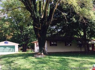 18460 Sunny Acres Rd, Petersburg, IL 62675