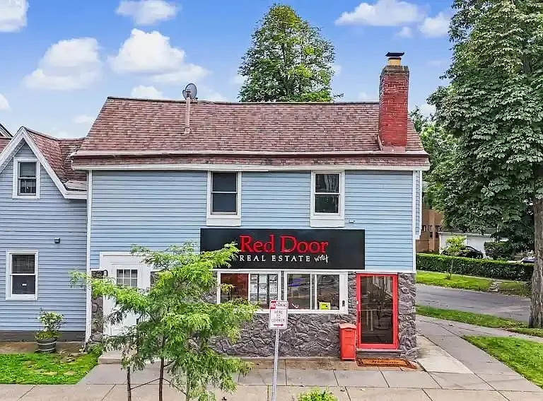 485 Porter Ave — Photo 2