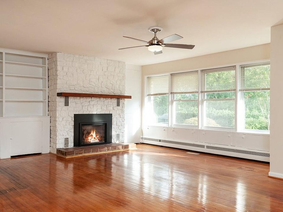 1st image of 3 Sheridan Rd #3